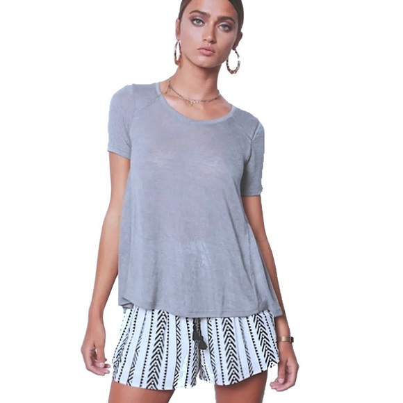 $84 Tart Corneiia Swing Tee Large 10 12 Frost Gray High Low Scoop Breezy NWT - Picture 3 of 13